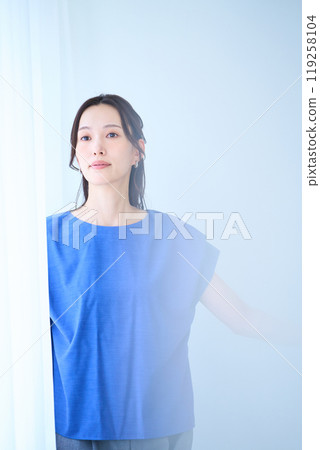 常設女性 119258104