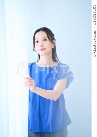 常設女性 119258105