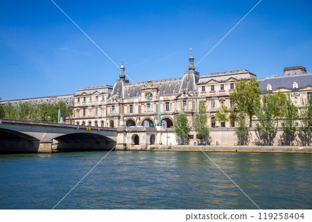 Louvre museum and Carrousel bridge, Paris, France 119258404