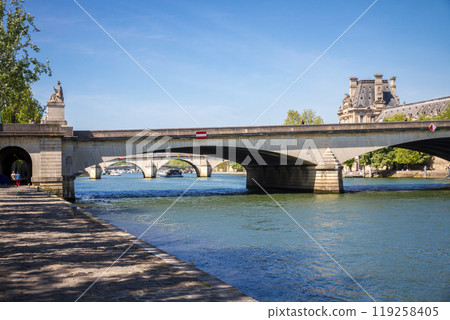 Louvre museum and Carrousel bridge, Paris, France Louvre museum and Carrousel bridge, Paris, France 119258405