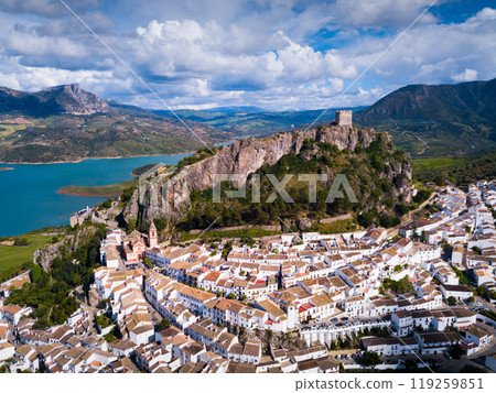 View of Zahara de la Sierra village 119259851