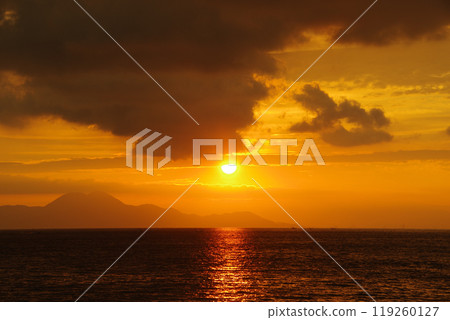 Clouds floating in the sky and sunrise over Ariake Sea Clouds floating in the sky and sunrise over Ariake Sea 119260127