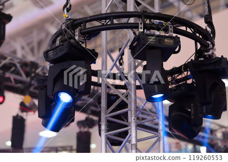 circular truss structure and lighting fixtures 119260553