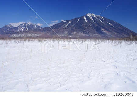 冬天的奧日光戰場原和男體山、大名湖山、駒名湖山 119260845