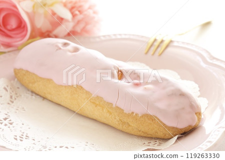 草莓和草莓泡芙 119263330