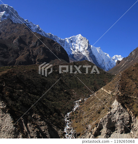Lalamove mountain and Dudh Koshi River in autumn, Nepal. 119265068