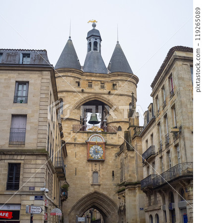 BORDEAUX, FRANCE - JANUARY 14, 2024: Porte Saint Eloi Gate, also known as Grosse Cloche, Big Bell BORDEAUX, FRANCE - JANUARY 14, 2024: Porte Saint Eloi Gate, also known as Grosse Cloche, Big Bell 119265089