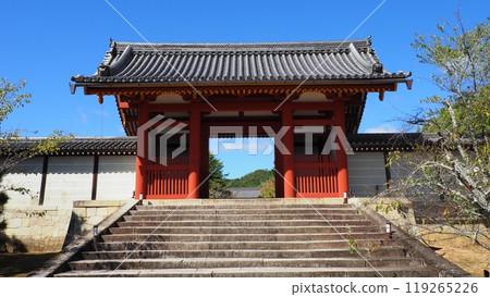Kyoto Ninnaji Temple Inner Gate 119265226