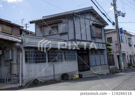 Old Japanese housing 119266516