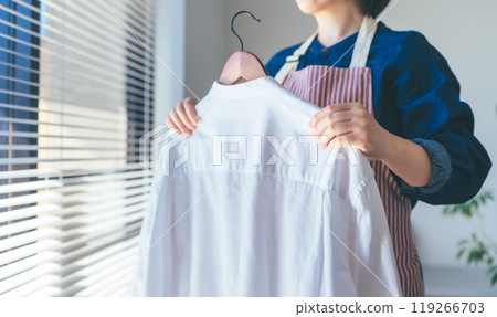 White shirt 119266703