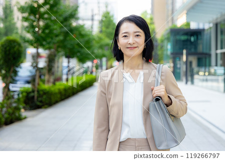 外面的女商人 119266797