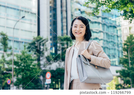 外面的女商人 119266799