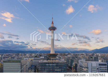 黃昏的京都塔（JR京都站） 119267661