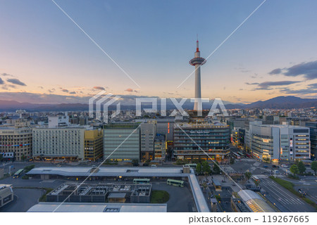 黃昏的京都塔（JR京都站） 119267665