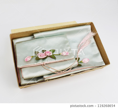 Vintage cosmetic bag, travel kit for women, retro travel organizer case, old textile travel documents case for ladies 119268654