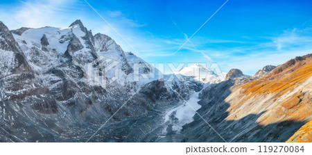 Captivating autumn landscape of Pasterze Glacier and Grossglockner massif Captivating autumn landscape of Pasterze Glacier and Grossglockner massif 119270084