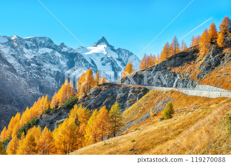 Majestic autumn landscape  at Grossglockner High Alpine Road with Grossglockner mountaine 119270088