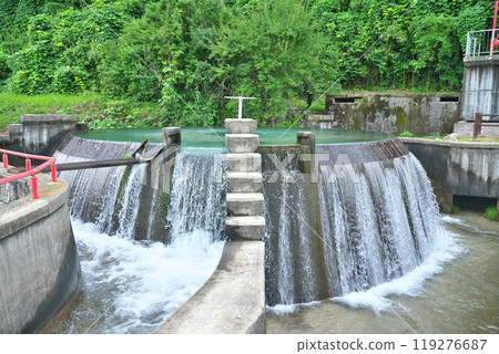 [東山圓筒水槽] 富山縣魚津市東山 119276687