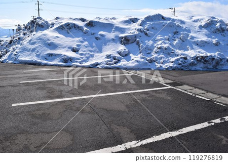 大雪地區的除雪停車場 大雪地區的除雪停車場 119276819