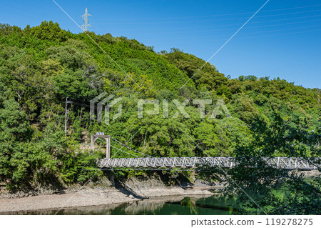 橫跨宇治川的吊橋 天瀨大橋 京都府宇治市 119278275