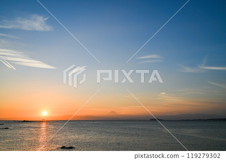 Sunset from Morito Beach in Hayama, Kanagawa Prefecture 119279302