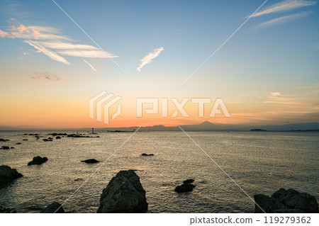 Sunset from Morito Beach in Hayama, Kanagawa Prefecture 119279362