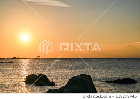 神奈川縣葉山町森戶海岸的日落 神奈川縣葉山町森戶海岸的日落 119279440