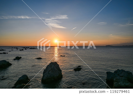 Sunset from Morito Beach in Hayama, Kanagawa Prefecture 119279461