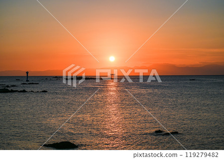 Sunset from Morito Beach in Hayama, Kanagawa Prefecture 119279482