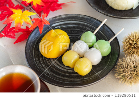 兔子饅頭和三色串燒餃子 兔子饅頭和三色串燒餃子 119280511