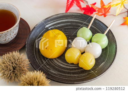 兔子饅頭和三色串燒餃子 119280512