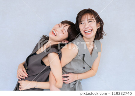 Young women's beauty Young women's beauty 119282740