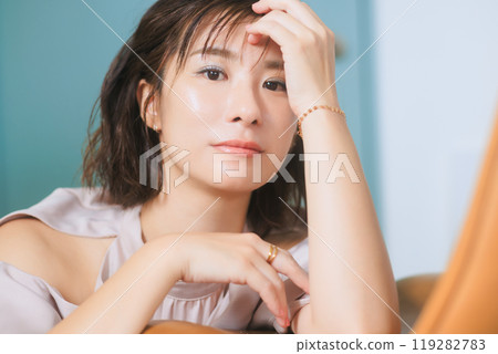 適合年輕女性的美容化妝 119282783