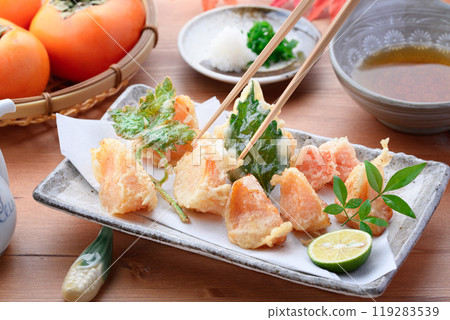 Autumn taste: Persimmon tempura 119283539