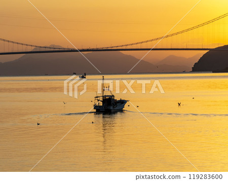 Akinada Bridge in the morning 119283600
