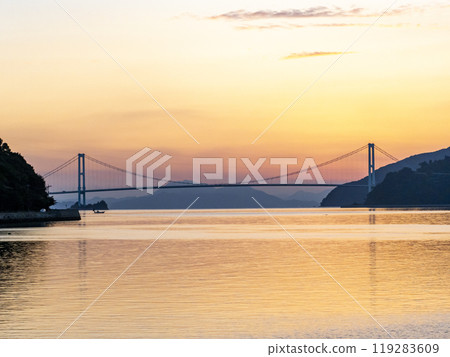 清晨的秋田橋 119283609