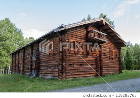 Old big wooden house in North Russia, summer time Old big wooden house in North Russia, summer time 119285765