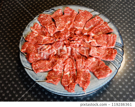 The finest Kumamoto marbled fatty tuna sashimi 119286361