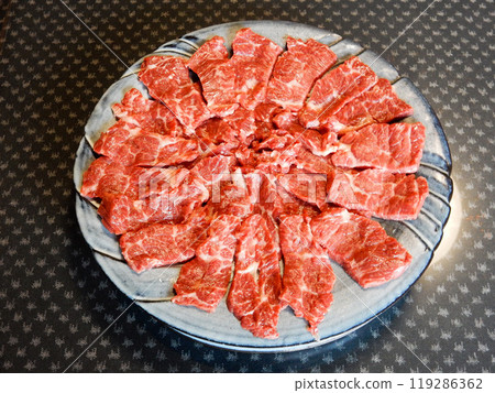 The finest Kumamoto marbled fatty tuna sashimi 119286362