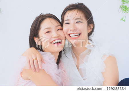 Young women's beauty Young women's beauty 119288884