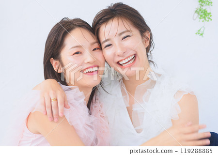 Young women's beauty hair and makeup Young women's beauty hair and makeup 119288885