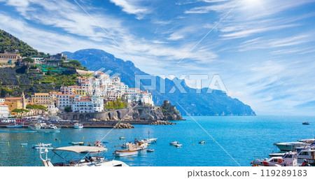 Beautiful Amalfi on hills leading down to coast, Campania, Italy 119289183