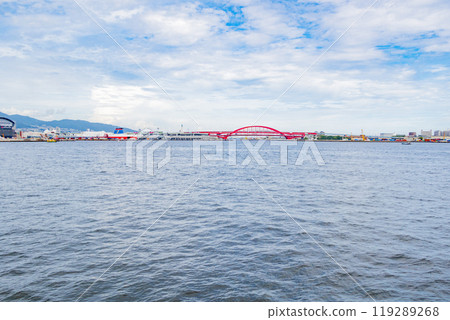 Kobe Bridge seen from a sightseeing boat on a clear day in Kobe Port Kobe Bridge seen from a sightseeing boat on a clear day in Kobe Port 119289268