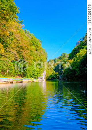 初秋的Inhikei山谷（垂直） 119289366