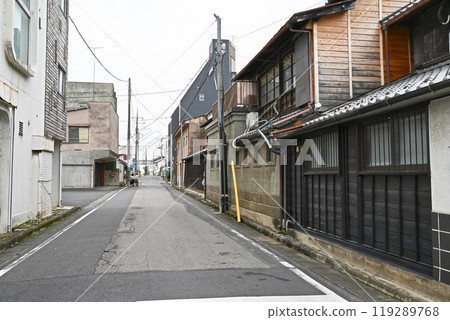 The streets of Tochigi City, where old buildings remain [Tochigi City, Tochigi Prefecture] 119289768