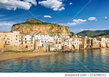Beautiful Cefalu, beach resort on Tyrrhenian coast of Sicily, Italy 119290331