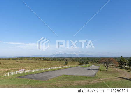 A clear autumn day at Tokachi Ranch Observatory in Otofuke, Hokkaido 119290754