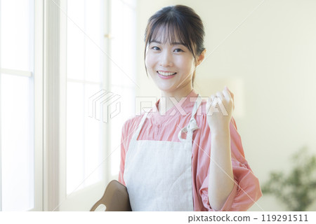 Apron woman 119291511