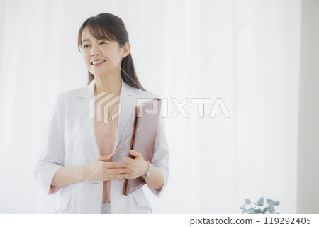 女醫生 119292405
