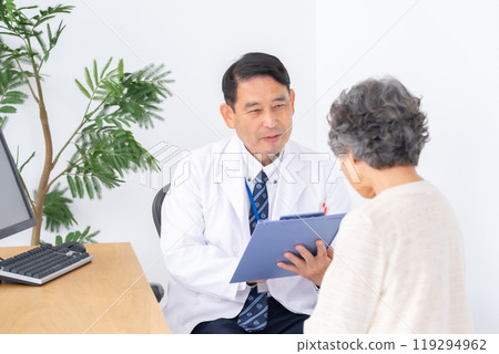 Medical examination face-to-face Medical examination face-to-face 119294962